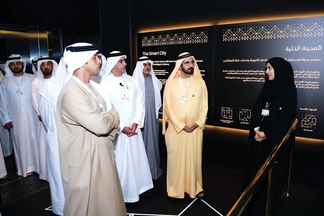 "محمد بن راشد يتفقد المدينة الذكية بحضور مكتوم بن محمد وسيف ومنصور بن زايد ونهيان بن مبارك"