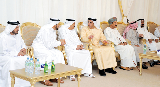 "سيف بن زايد يقدم واجب العزاء\tوام"