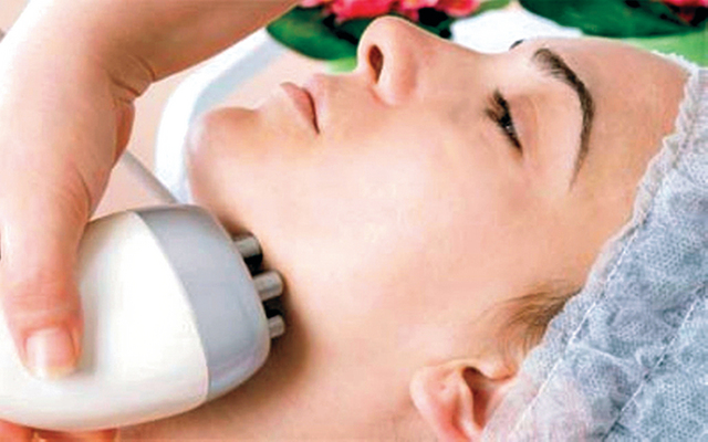 "رقابة مستمرة على منشآت التجميل النسائية \t أرشيفية"