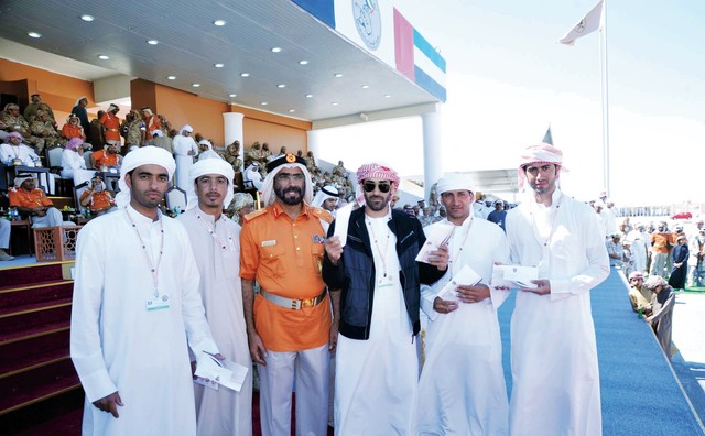 "قائد الوحدات المساندة خلال تكريمه الفائزين \tوام"