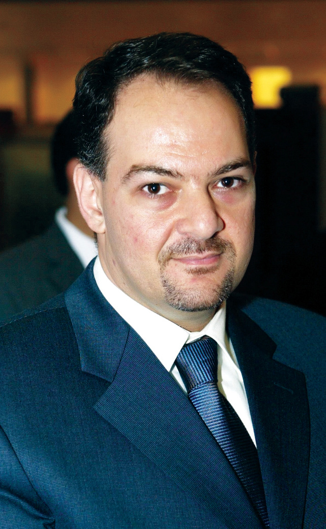 "محمد علي ياسين العضو المنتدب لشركة أبو ظبي الوطني للأوراق المالية"
