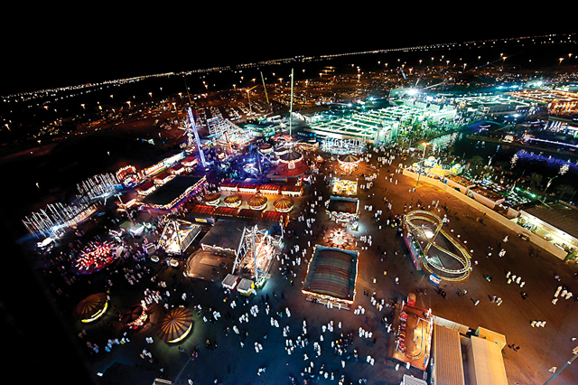"أولى لقطات الطائرة \t\t البيان"