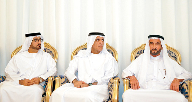 ".. وسموه يقدم واجب العزاء لمحمد الشامسي"