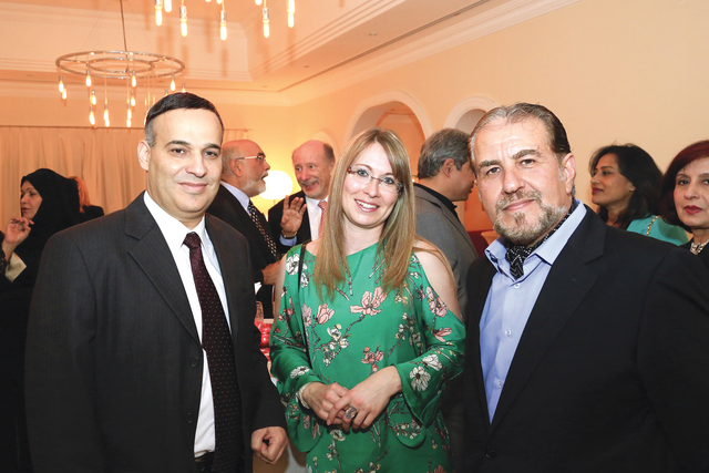 "كاتجا شنيدر ومحمد مراد وفواز آرناؤوط"