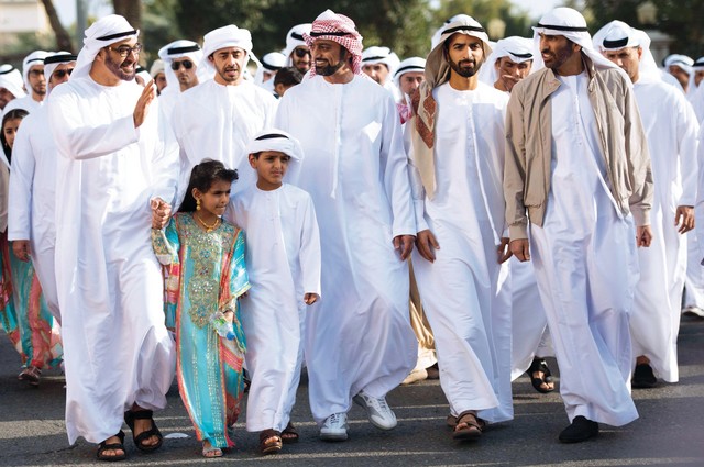 "محمد بن زايد يتقدم المسيرة بحضور عمار النعيمي ومحمد بن سعود وسعيد وعبدالله بن زايد"