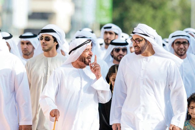 ".. وسموه في حديث مع سرور بن محمد بحضور منصور بن زايد\t\t\t\t\t\t وام"