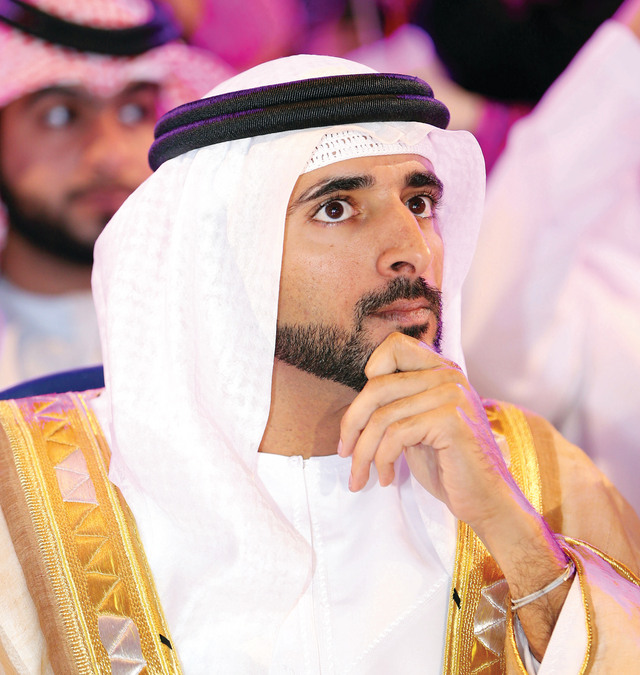 "حمدان بن محمد خلال حضوره حفل التخريج"