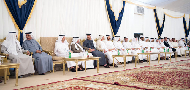 "هزاع وسيف بن زايد ونهيان بن مبارك وحشر بن مكتوم   يقدمون واجب العزاء"