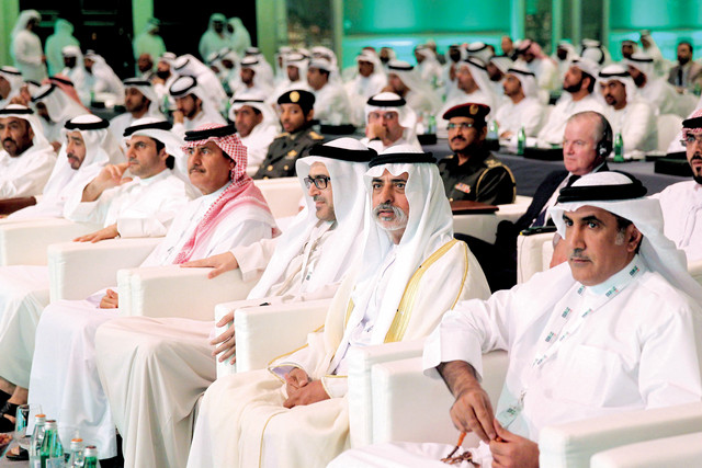الإمارات بقيادة خليفة نموذج في الاستقرار