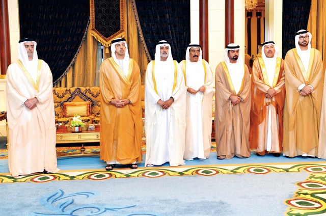 "سيف ومنصور بن زايد ونهيان وحمدان بن مبارك ومحمد القرقاوي والفتان والنابودة"