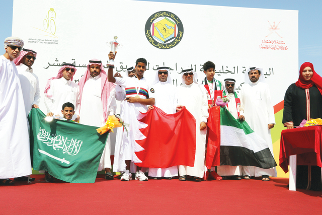 "الفائزون بالمراكز الأولى على منصة التتويج\t البيان"