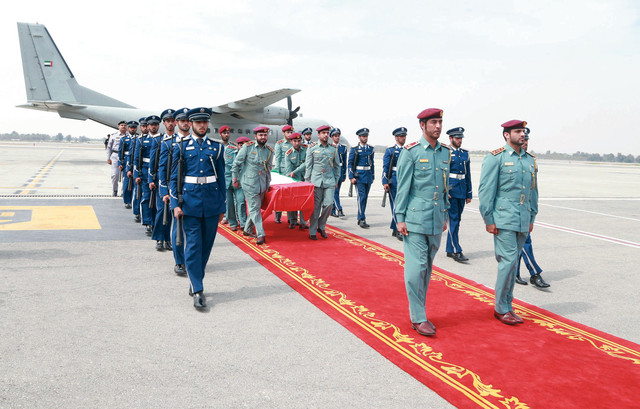 "وصول جثمان الشهيد في موكب مهيب"