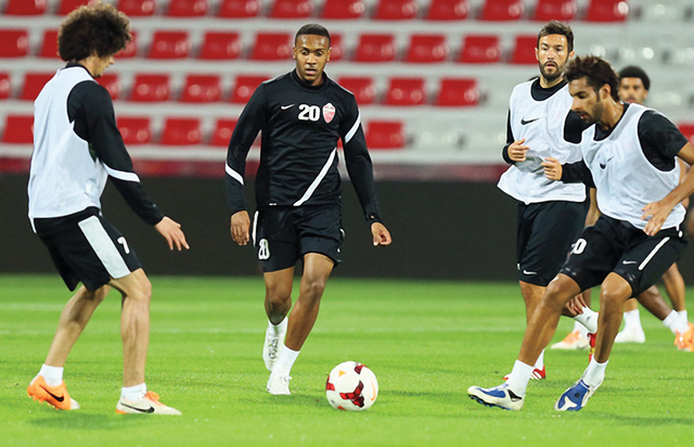"من تدريبات الأهلي استعدادا للهلال السعودي \t البيان"