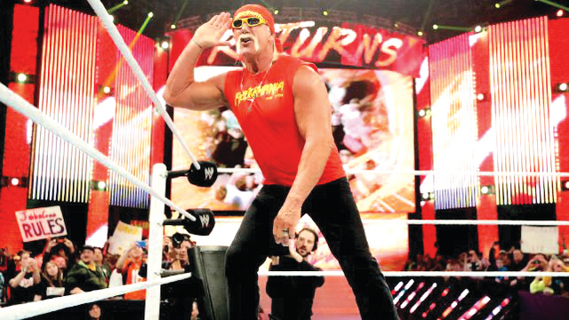 "هوجان في RAW"