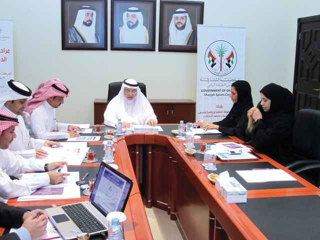 "جانب من اجتماع اللجنة العليا للجائزة \t البيان"