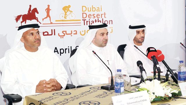 "جانب من المؤتمر الصحافي"