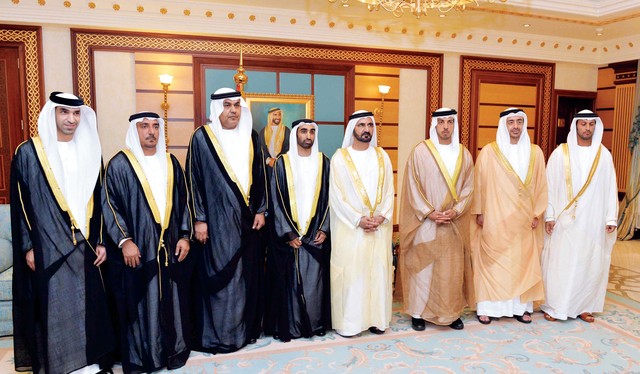 "محمد بن راشد والسفراء الجدد بحضور منصور وعبدالله بن زايد وعبدالله آل حامد تصوير: سيف محمد"
