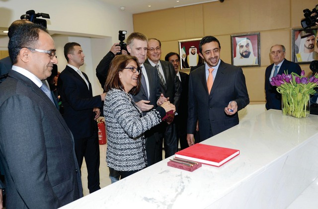 "وزير الخارجية لدى افتتاح المبنى الجديد لسفارة الدولة في بودغوريتسا\tوام"