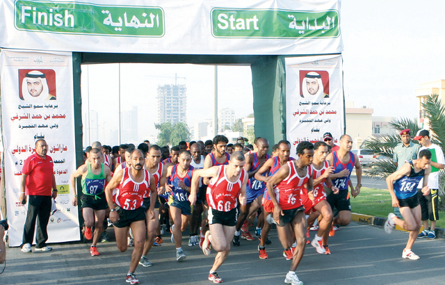 "خلال إعطاء إشارة إنطلاقة ماراثون العام الماضي البيان"