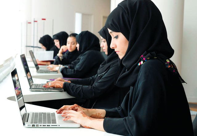 "سيف المزروعي: الدراسة بالخارج تواكب احتياجات ومتطلبات سوق العمل"