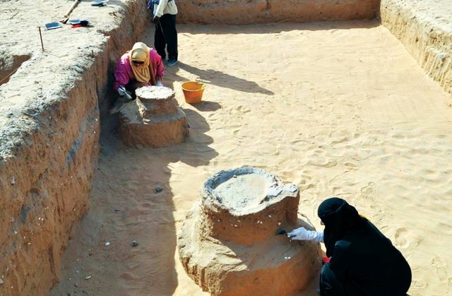 "..وفي موقع الدور"