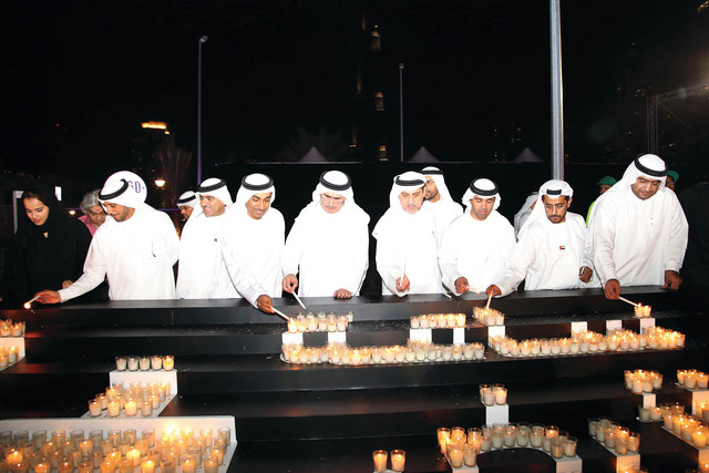 "الطاير والمري يشعلان الشموع"