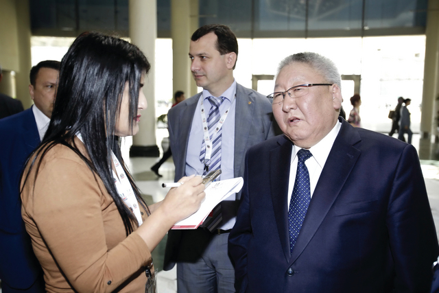 "رئيس جمهورية ساخا يتحدث لـ «البيان»"