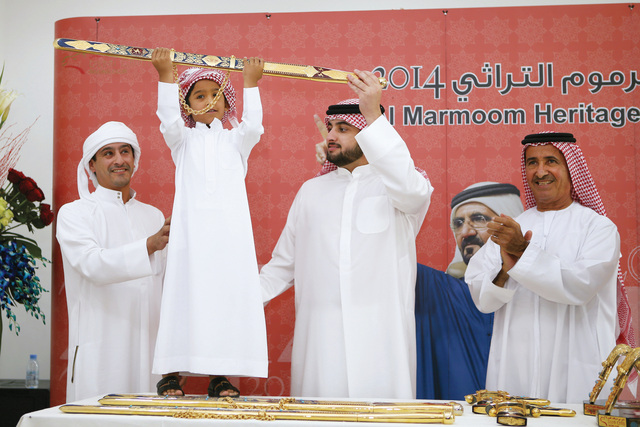 "أحمد بن محمد يتوج حمدان سعيد جابر بالسيف الذهبي بحضور المر مكتوم وسعيد جابر"