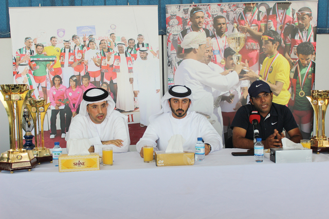 "جانب من المؤتمر الصحفي لاتحاد الدراجات\tالبيان"