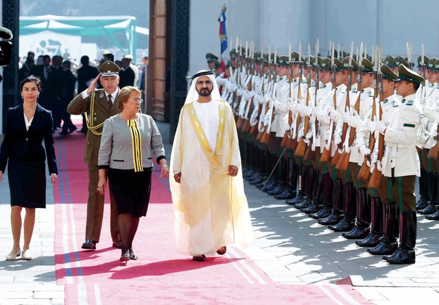 "محمد بن راشد لدى لقائه رئيسة تشيلي"