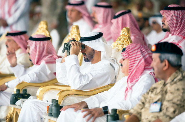 ".. وسموه وحمد آل خليفة وسلمان بن عبدالعزيز يتابعون فعاليات التمرين"