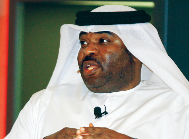 "خليل غانم مدافع الخليج ومنتخب الإمارات الأسبق"