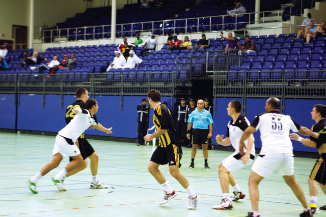"من منافسات كرة اليد \t أرشيفية"