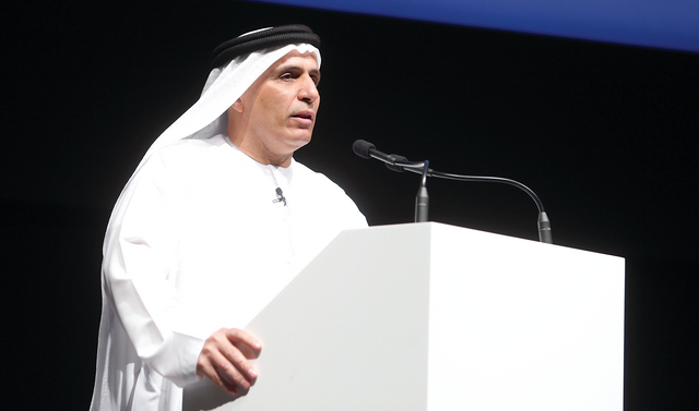 "مطر الطاير يلقي كلمته أمام المؤتمر \tتصوير ــ زفير ويلسون"