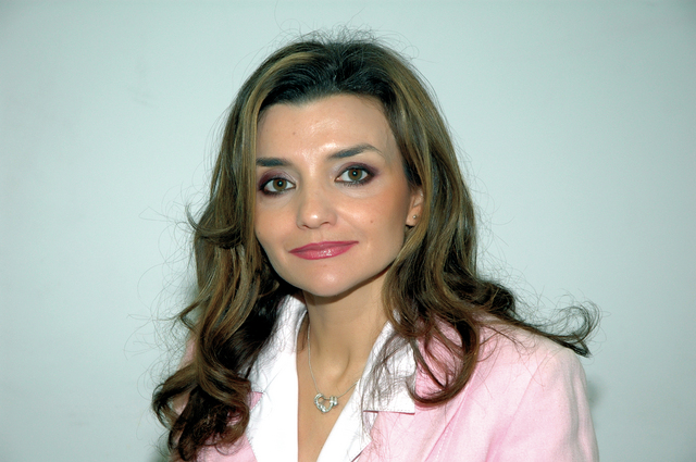 "دينا سمير دبيبو"