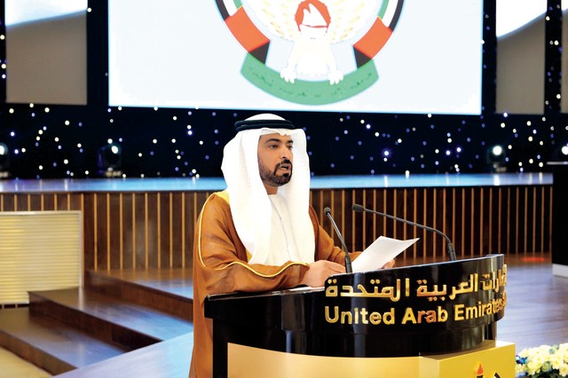 "حمدان بن مبارك يلقي كلمته"