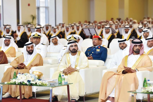 ".. وسموه بحضور عمار النعيمي وطحنون بن محمد يتابع فعاليات الحفل"