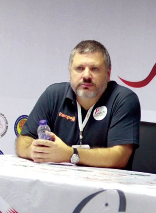 "غوميز مدرب المنتخب"