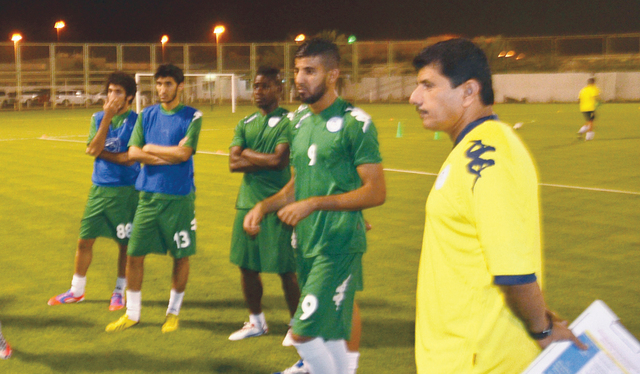 "مسفر و3 لاعبين من الوحدة ينافسون على لقب الأفضل البيان"