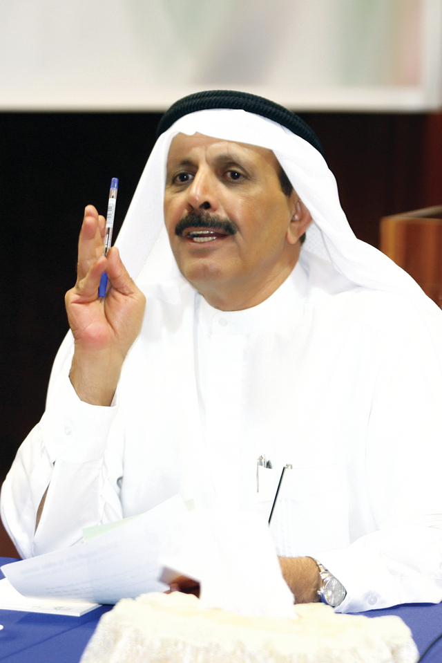 "محمد المطوع: تحفيز حركة الترجمة منها وإليها"