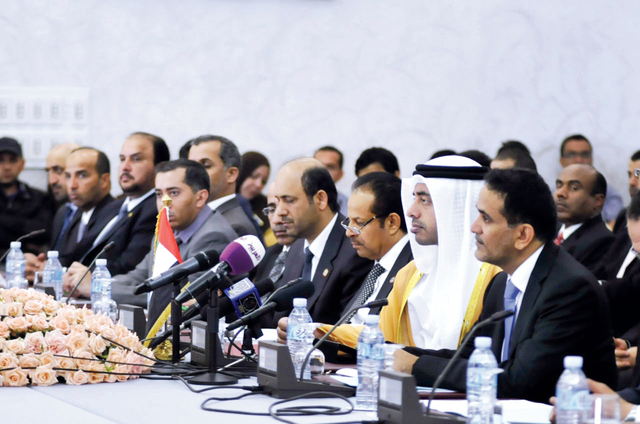 "عبدالله بن زايد مترئساً وفد الدولة في اجتماعات اللجة المشتركة"