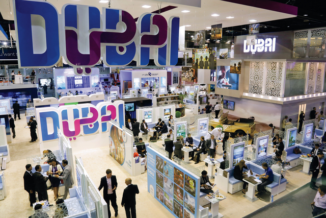 "اختتام الملتقى وسط إقبال قياسي من المتخصصين والزوار \tتصوير عبد الحنان مصطفى"