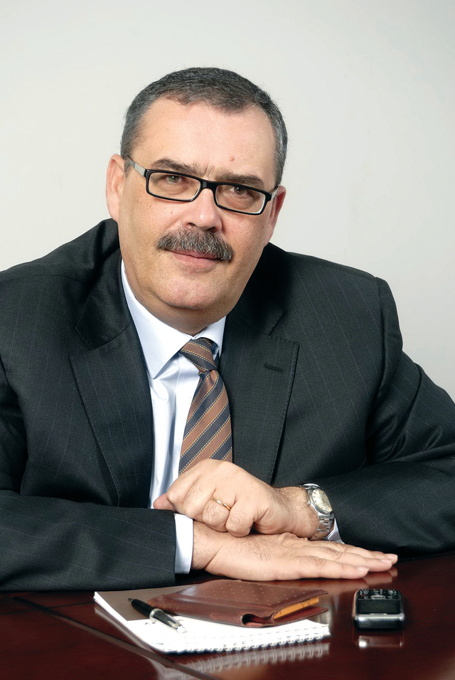 "أشرف صبري"