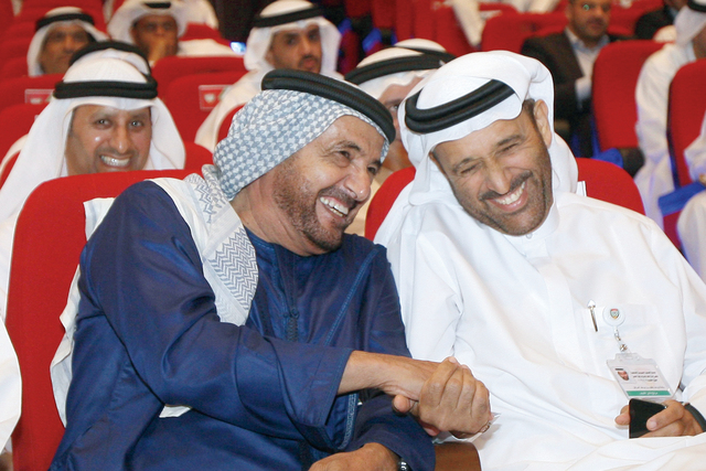 "السركال وحارب من الشخصيات الرياضية البارزة"