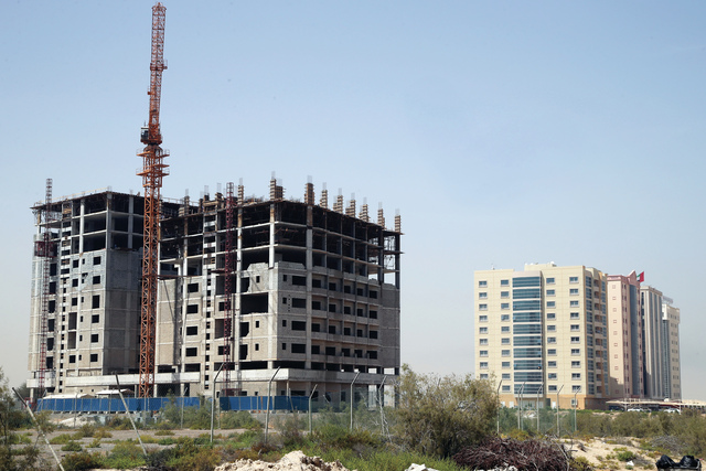 "الأعمال تسابق الزمن في المشاريع الجديدة"