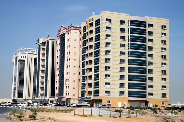 "تواصل الطفرة العقارية مع نمو الطلب  \t تصوير ــ يونس يونس"