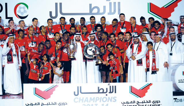"مكتوم بن محمد والنابودة والفرسان مع  درع الدوري وكأسي السوبر والخليج العربي"