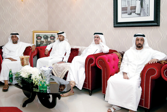 "سعيد الطاير وعدد من كبار عائلة آل الطاير"