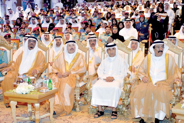 "سعيد بن مكتوم وضاحي خلفان ومصبح الفتان وجمعة النابودة"