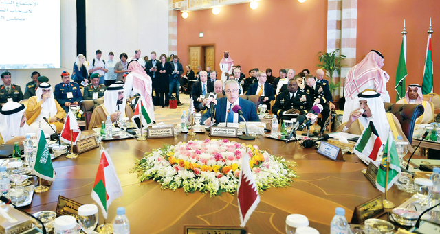 "جانب من اجتماع مجلس الدفاع المشترك لدول الخليج العربي\tرويترز"